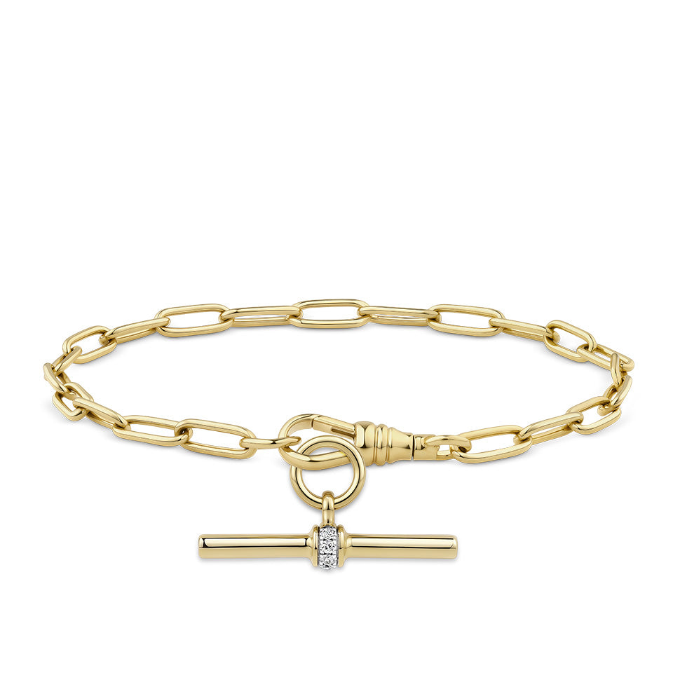 Paperclip Bracelet in 18ct yellow gold from Hardy Brothers Jewellers, shown from an alternate angle with a T-bar pendant (sold separately) hanging below the bracelet.