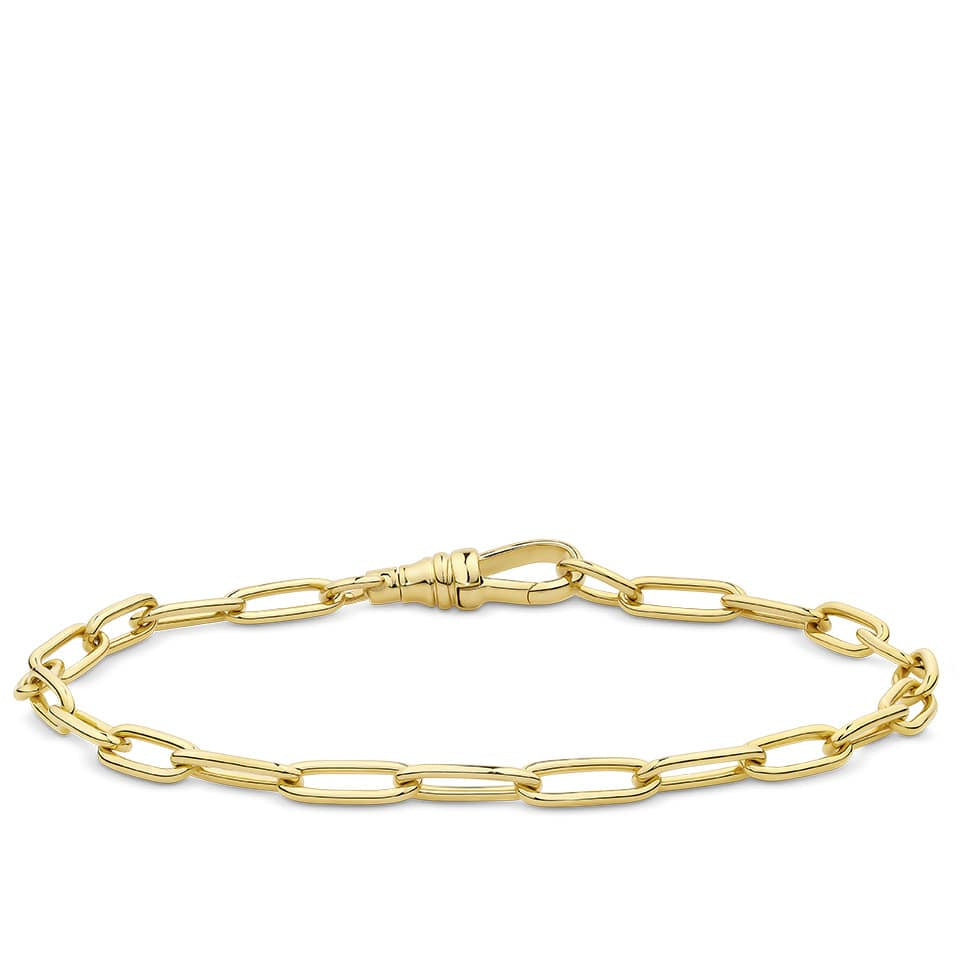 Paperclip Bracelet in 18ct yellow gold from Hardy Brothers Jewellers, shown in full length with its swivel clasp.