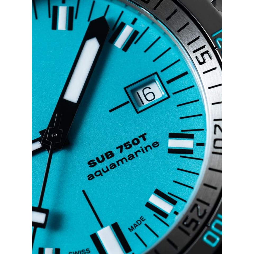 DOXA SUB 750T Aquamarine Automatic 45mm Watch 825.10.241.10 - close up of dial showing date display at 3 O'Clock