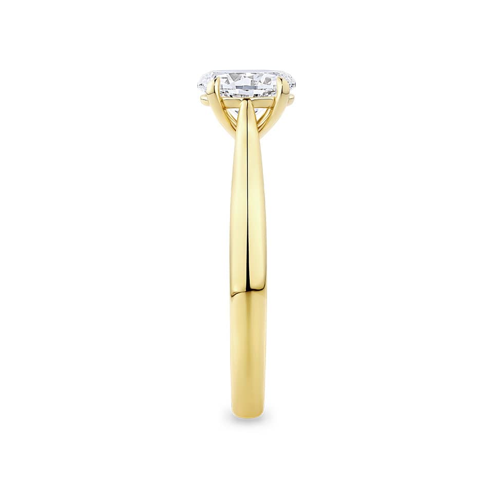 Oval Cut Diamond Engagement Ring in 18ct Yellow Gold