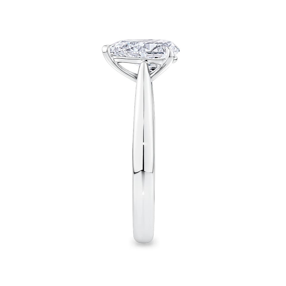 Pear Cut Diamond Engagement Ring in 18ct White Gold