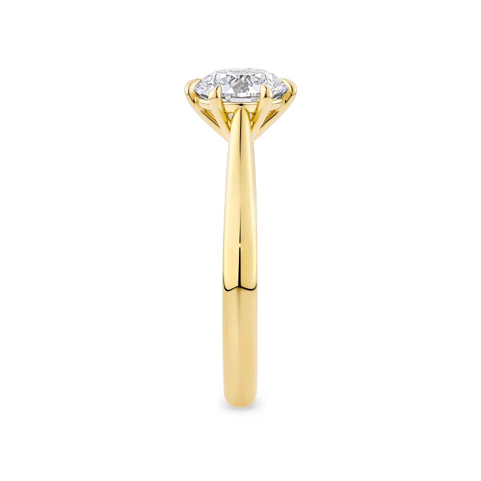 Round Brilliant Cut Diamond Engagement Ring in 18ct Yellow Gold