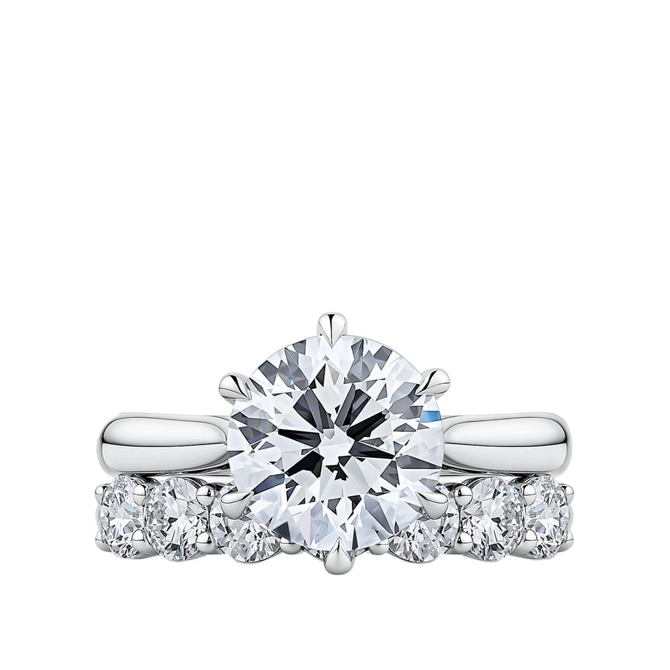Round Brilliant Cut Diamond Engagement Ring in 18ct White Gold