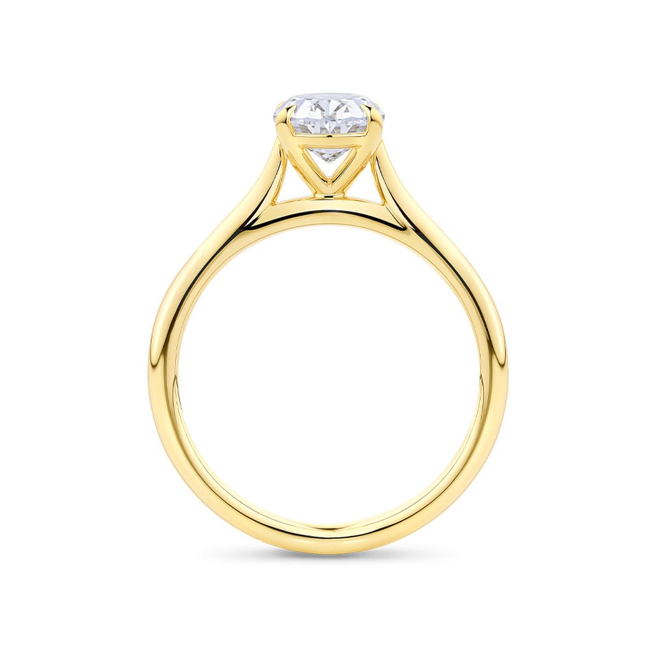 Oval Cut Diamond Engagement Ring in 18ct Yellow Gold