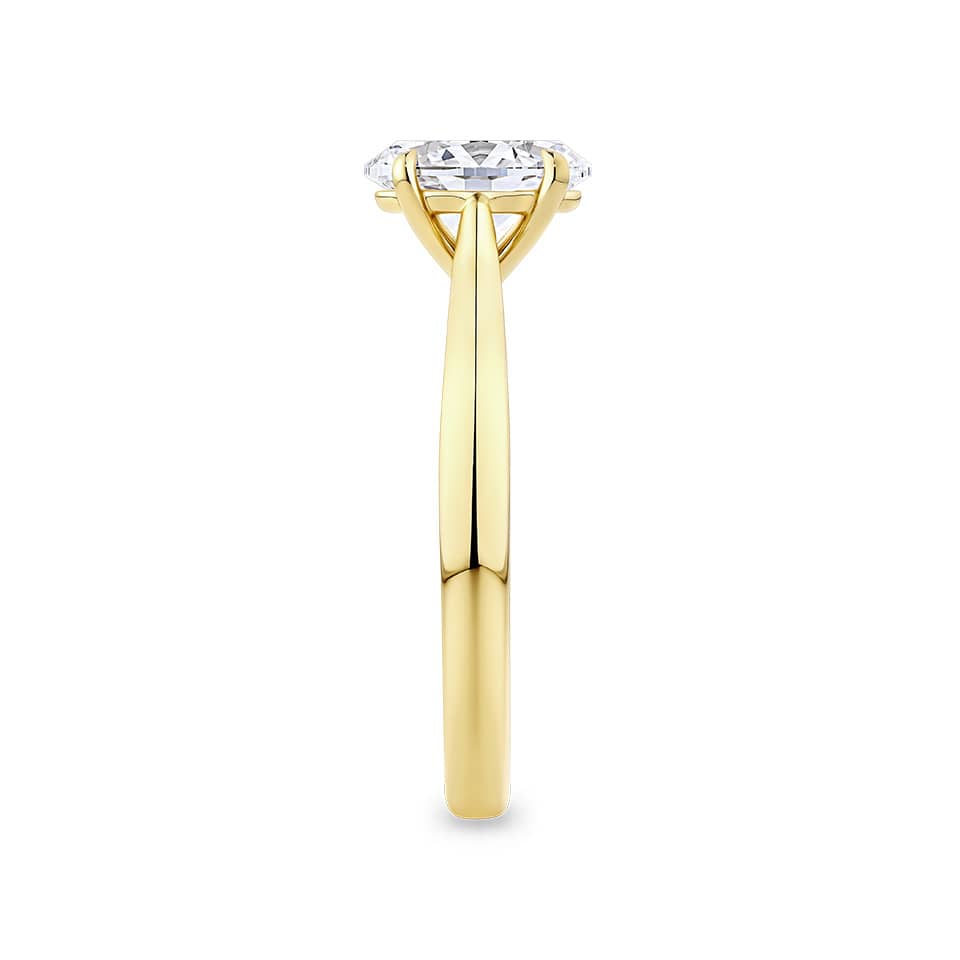 Oval Cut Diamond Engagement Ring in 18ct Yellow Gold
