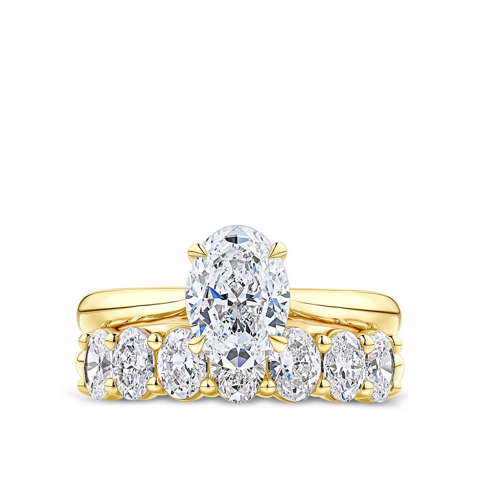 Oval Cut Diamond Engagement Ring in 18ct Yellow Gold