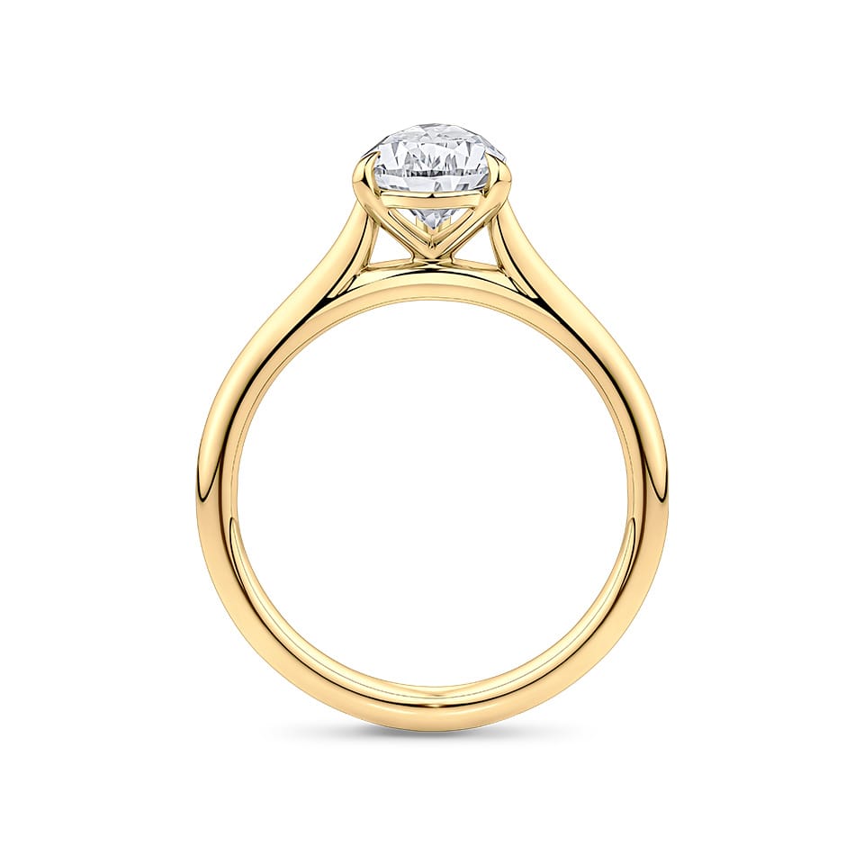 Pear Cut Diamond Engagement Ring in 18ct Yellow Gold