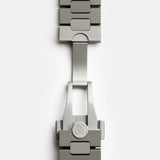 Bell & Ross BR-X5 Automatic 41mm Watch BRX5R-BL-TI/STI is fitted with a microblasted titanium deployant clasp on its titanium bracelet. The clasp finish matches the brushed detailing carried throughout the case and bracelet.