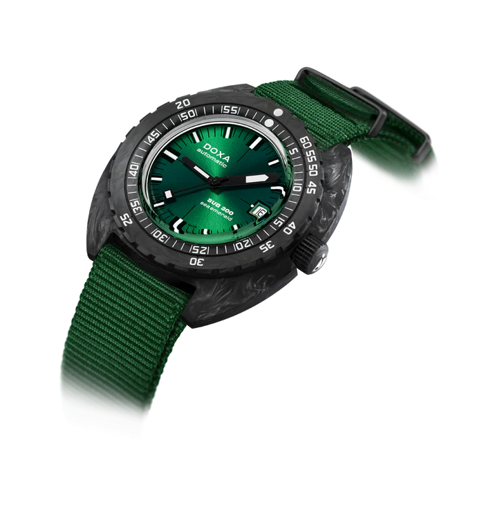 DOXA SUB 300 Carbon Sea Emerald NATO Strap 822.70.131.26-N