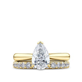 Pear Cut Diamond Engagement Ring in 18ct Yellow Gold