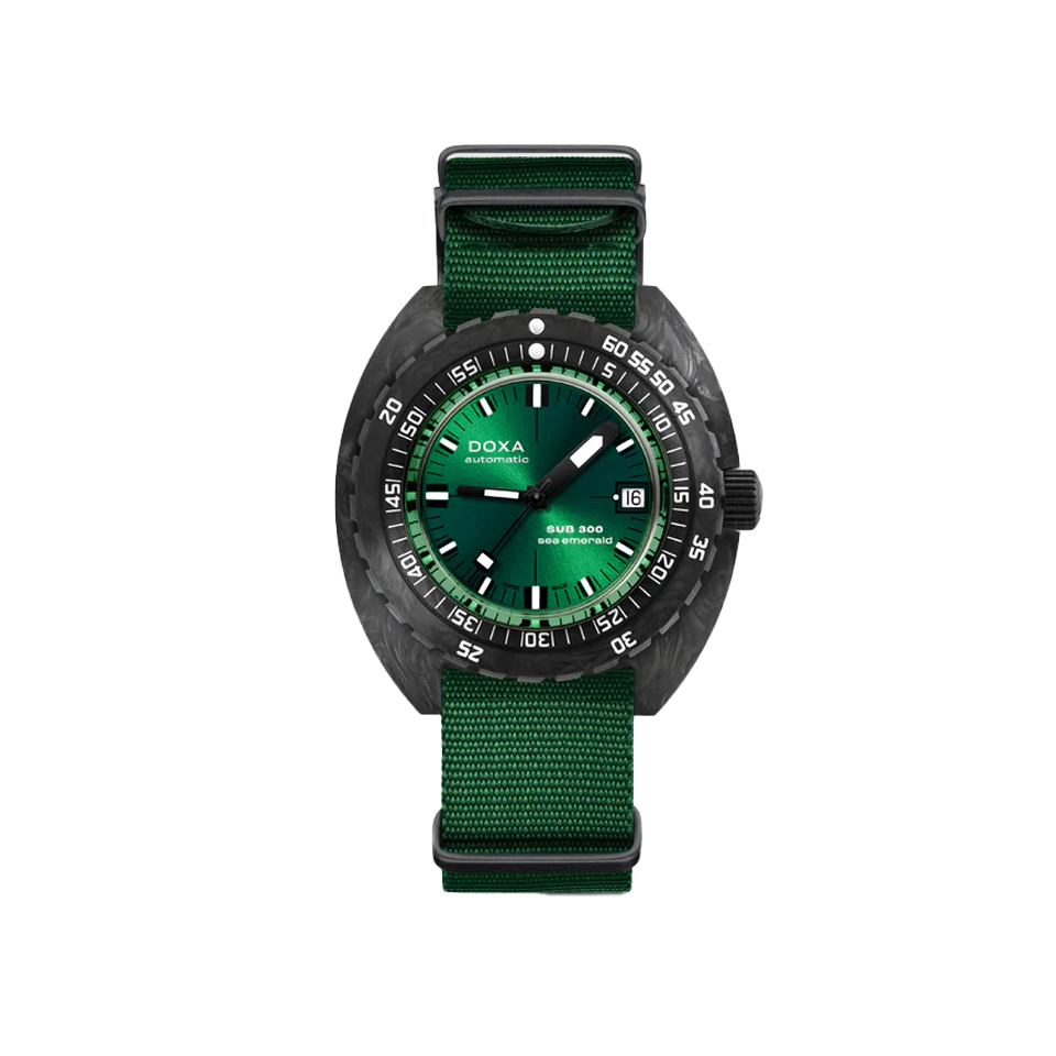 DOXA SUB 300 Carbon Sea Emerald NATO Strap 822.70.131.26-N