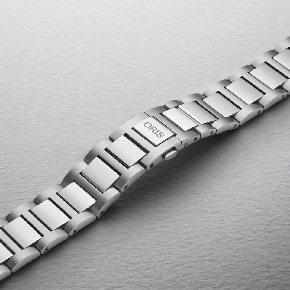 Oris Big Crown Pointer Date Automatic 40mm Watch 01 754 7798 4064-07 8 20 06 — The multi-piece stainless steel bracelet is fitted with a folding clasp for secure, comfortable wear at a 20mm lug width.
