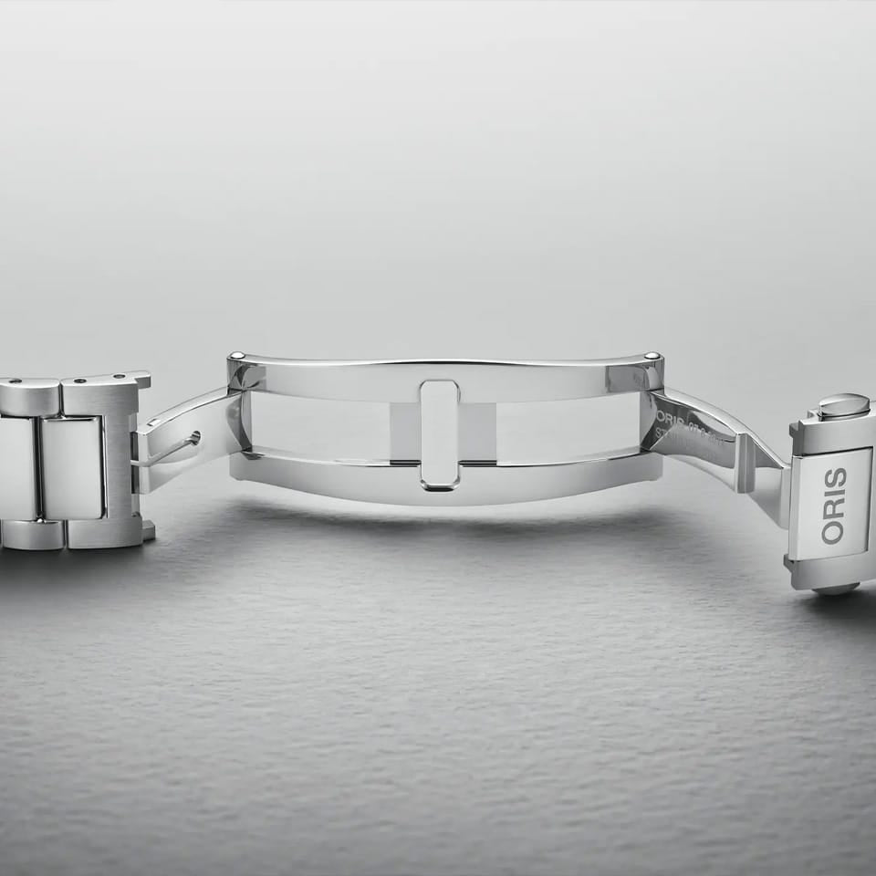 Oris Big Crown Pointer Date Automatic 40mm Watch 01 754 7798 4064-07 8 20 06 — The multi-piece stainless steel bracelet is fitted with a folding clasp for secure, comfortable wear at a 20mm lug width.