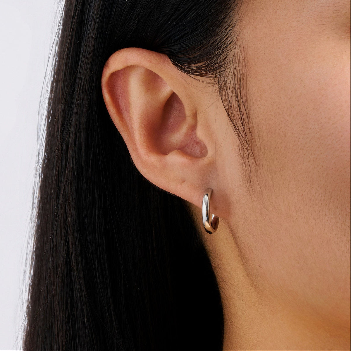 Quintessential Hoop Earrings in 18ct White Gold