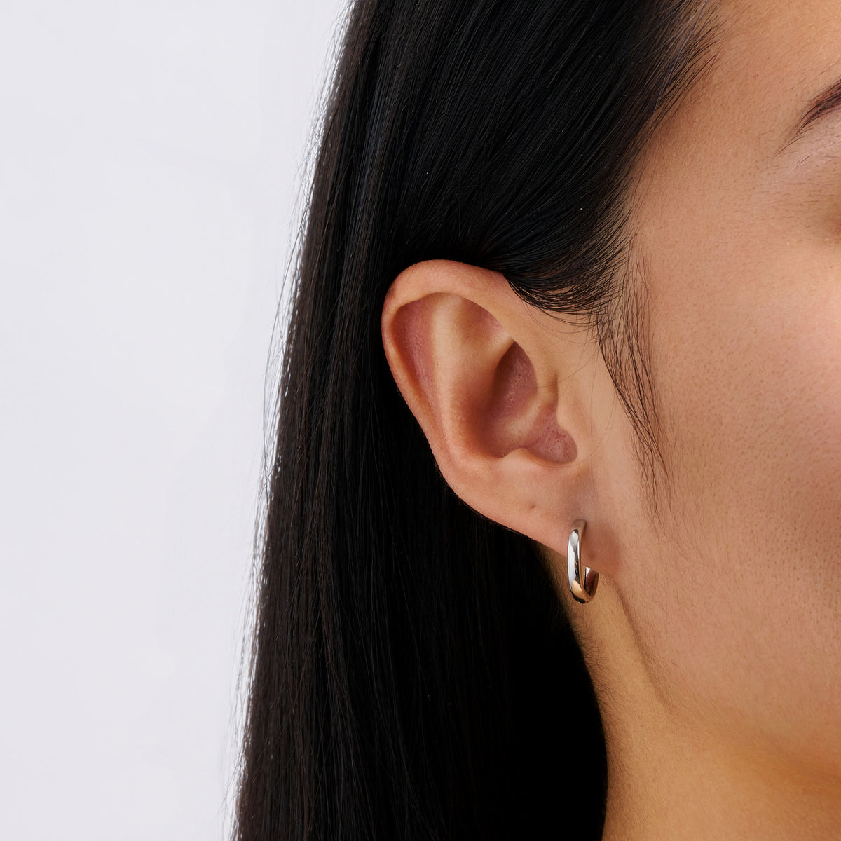 Quintessential Hoop Earrings in 18ct White Gold