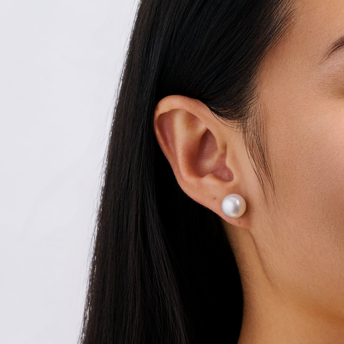 Australian South Sea Pearl Stud Earrings in 18ct Yellow Gold