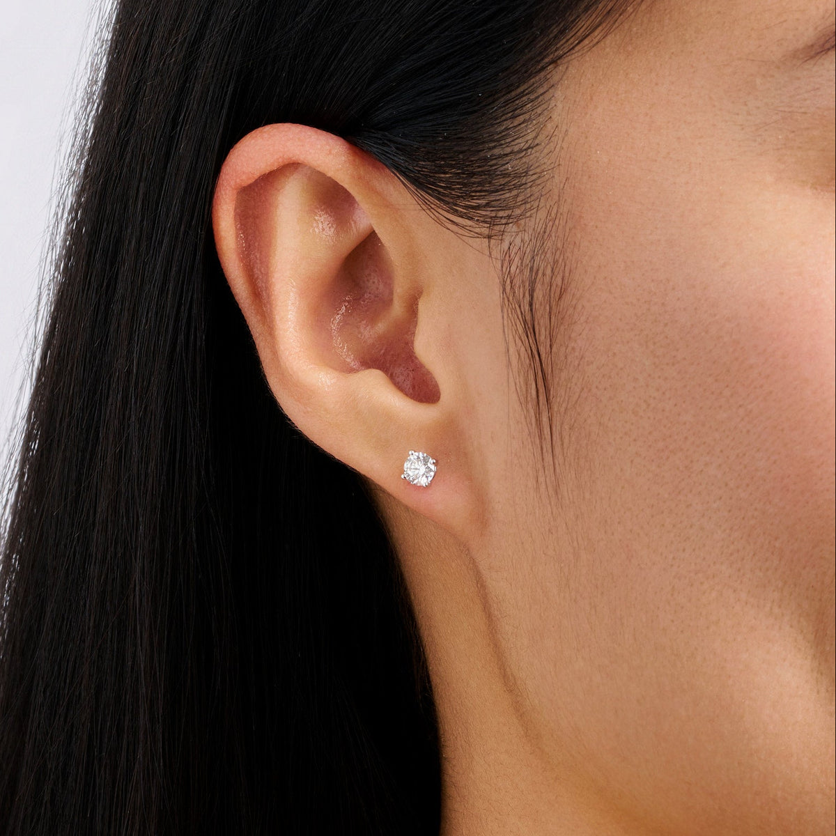0.75 Carat Diamond Earrings in 18ct White Gold