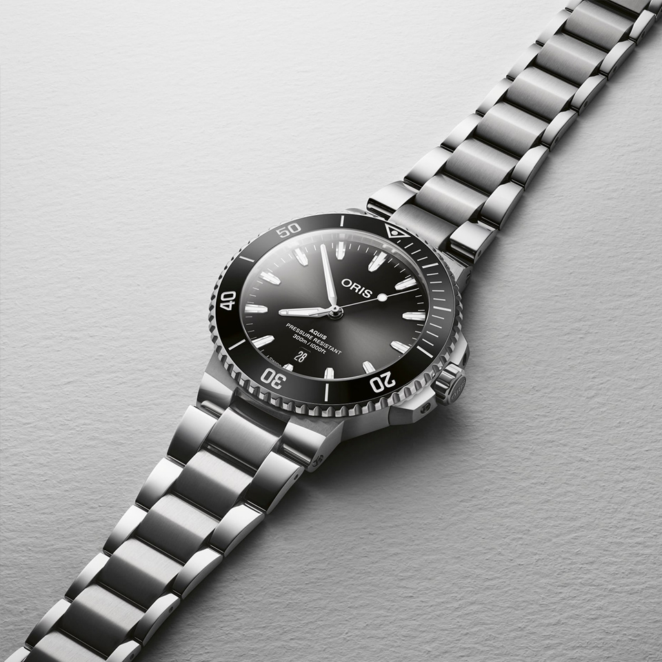 Oris Aquis Date Automatic 41.50mm Watch 733 7787 4154MB