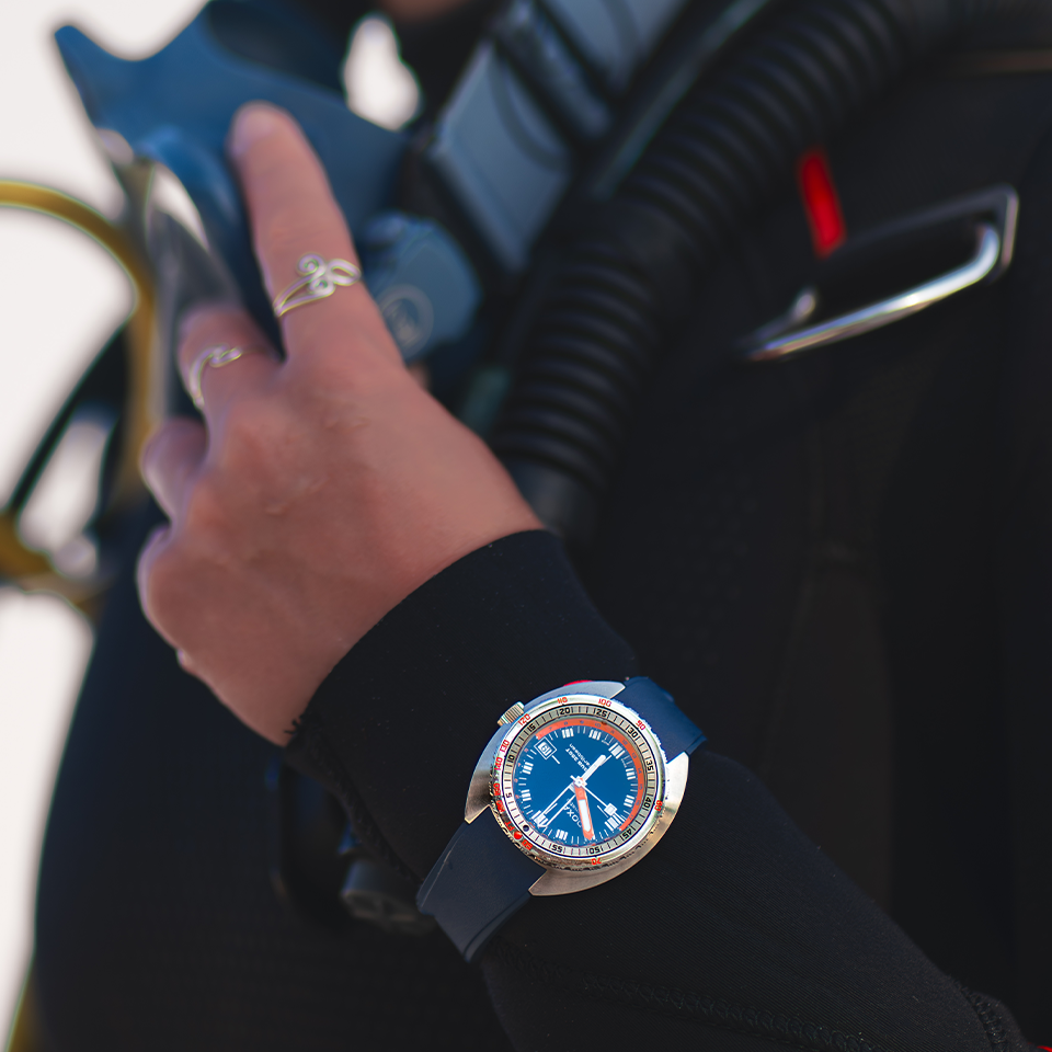 DOXA SUB 250T GMT STAINLESS STEEL RUBBER STRAP 855.10.201.32